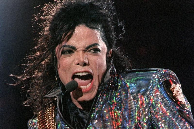 Išleidžiamas naujas Michaelo Jacksono albumas „Bad 25“