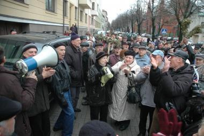 Prie Klaipėdos savivaldybės – socialdemokratų piketas prieš saviškius 