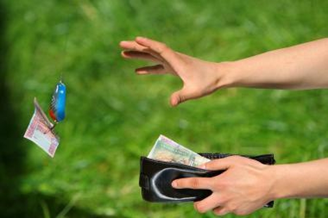 „Swedbank“ perspėja: būtina turėti santaupų!