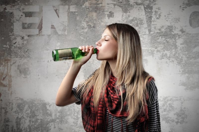 "Darboholikai" labiau rizikuoja tapti alkoholikais