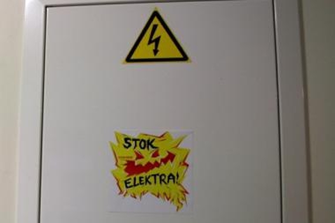 Vaikus drausmins lipdukas 