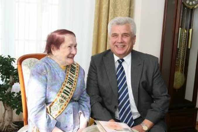 Uostamiesčio valdžia pagerbė šimtametę