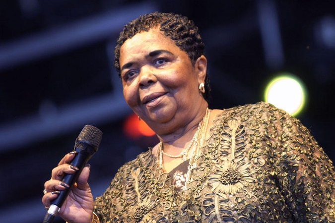 Legendinė dainininkė Cesaria Evora paskelbė baigianti karjerą