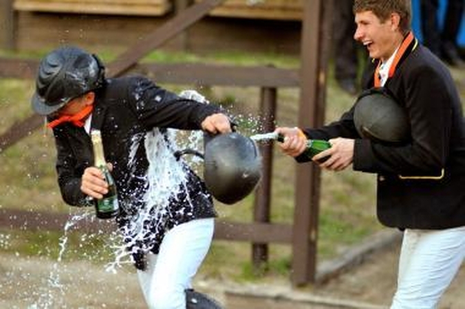 Lietuvos konkūrų čempionate – senjorų ir jauniausių raitelių pergalės 