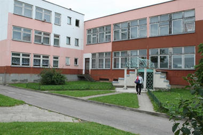 Parlamentarai siūlo mokyklų ginčuose dėl reorganizacijos sprendimo teisę turėtų ministerija