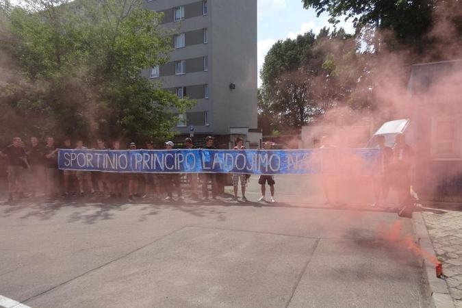 „Lietuvos ryto“ fanai rinkosi į LKL šermenis