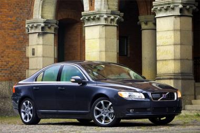 „Volvo S80“ - nauji štrichai