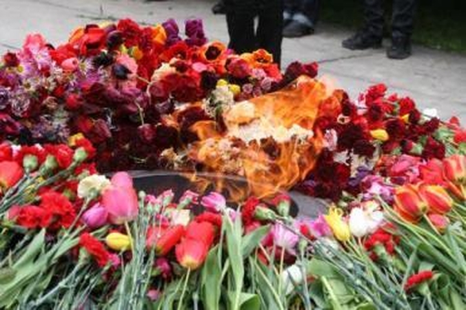 Pasiekimas: tik gegužės 9-ąją Klaipėdoje suplazdėdavusi amžinoji ugnis po šiųmečio minėjimo turėtų degti kur kas ilgiau.