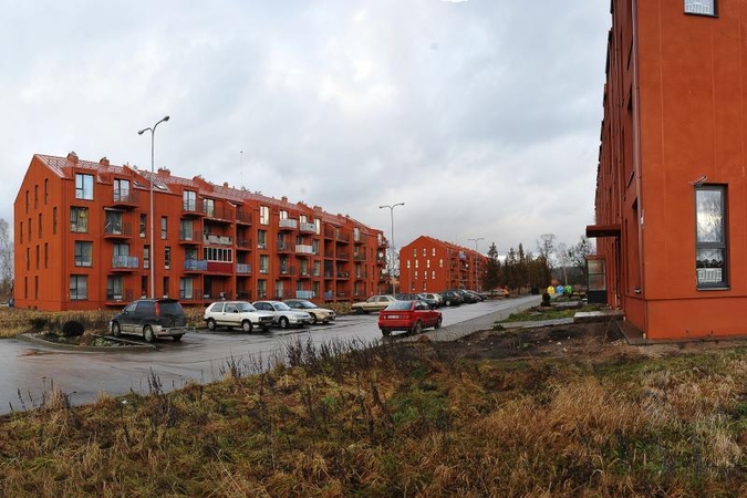 Skandalinga statybų istorija: balkonus remontuos už 136 tūkst. litų