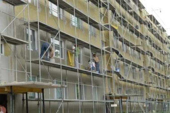 Grėsmė: kai kurių vilniečių nuomone, kompleksinė renovacija – tiesus kelias į pinigų plovimą.