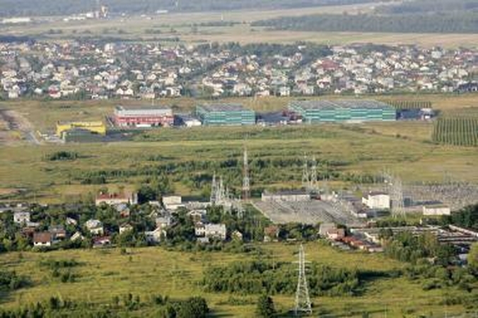 Kauno LEZ – tarsi šachmatų lenta