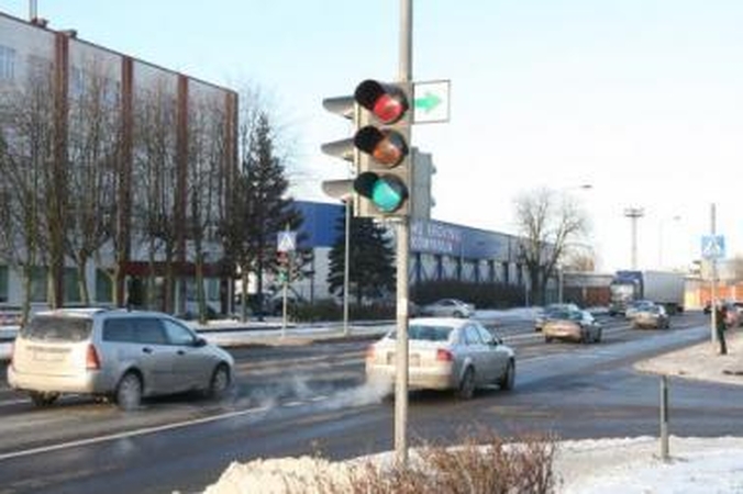 Grafikas: Minijos gatvėje, prie Socialinių mokslų kolegijos esantis šviesoforas darbo dienomis eismą reguliuoja nuo 7 iki 20 val., savaitgaliais jis išjungiamas.