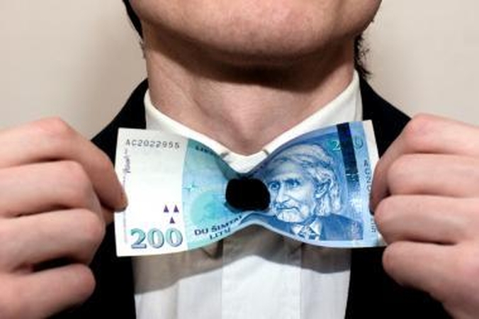 Atlygis: daugiausia uždirbantys tautiečiai šįmet susižėrė dar daugiau nei pernai.