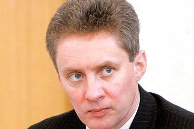 Vyriausybę sukiršino riebios premijos