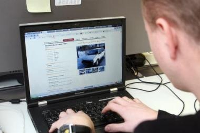 Grėsmė: internete apie parduodamus automobilius besiskelbiantys lietuviai tapo sukčių taikiniu.
