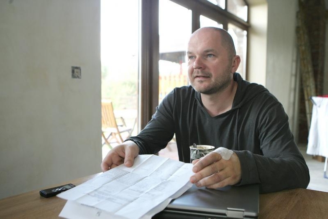 Į seniūnaičius gyventojai kreipiasi ir dėl sulūžusios tvoros