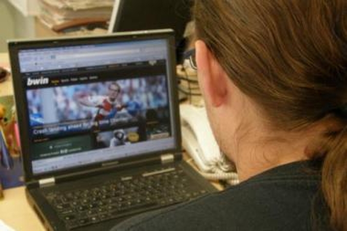 Lažybos internete teismo sprendimui nepavaldžios