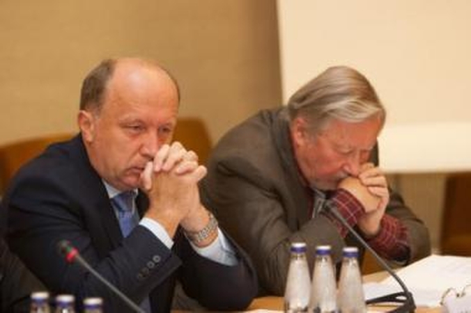 Įtampa: V.Landsbergis (dešinėje) davė pylos A.Kubiliui.