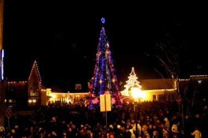Tradicijos: kasmet eglutės įžiebimo šventė atvilioja būrius klaipėdiečių.