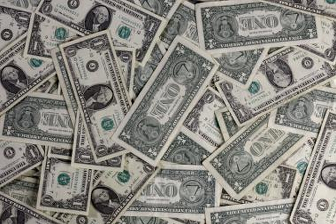 Našta: jeigu Lietuvai būtų pavykę palūkanas sumažinti bent jau 0,5 procentinio punkto, per dešimtmetį kreditoriams tektų sumokėti 100 mln. JAV dolerių mažiau.