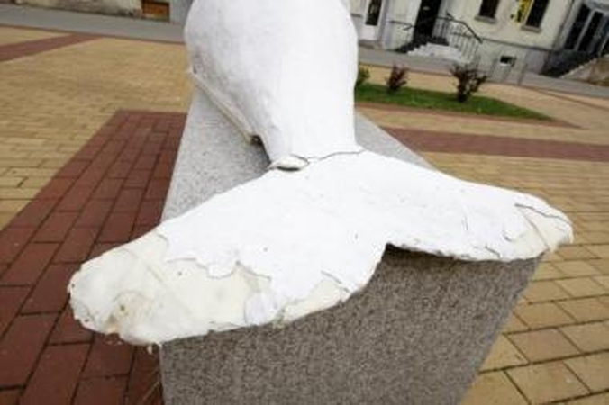 Išbandymas: pirmąją "Baltos alėjos" savaitę nukentėjo kelios skulptūros.
