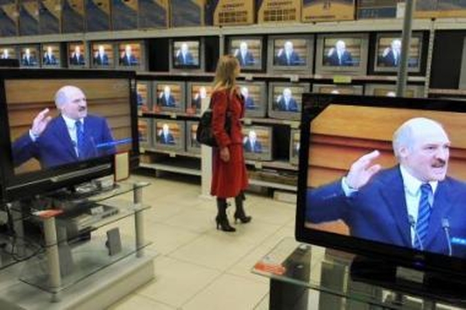 Kėslai: įsiplieskus informaciniam karui pasigirdo kalbų, kad Kremlius ruošiasi nuversti A.Lukašenką.