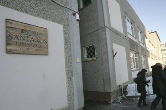 Versija: V.Gedgaudaitės teigimu, nepasitenkimas mokyklos administracija kilo, nes mokiniai esą nori įvesti savo tvarką.