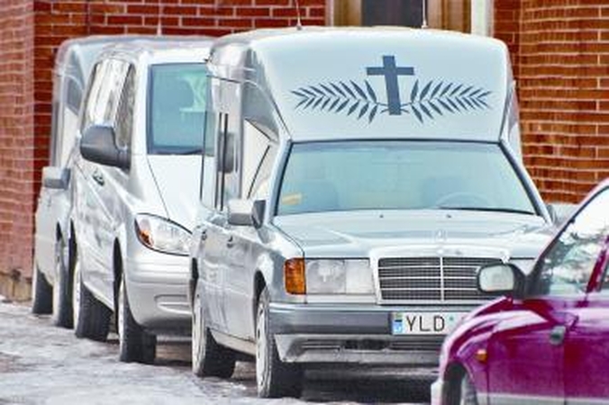 Amoralu: laidojimo paslaugų versle, kur ypač reikia supratimo ir atjautos, verda aršios kovos dėl velionių.