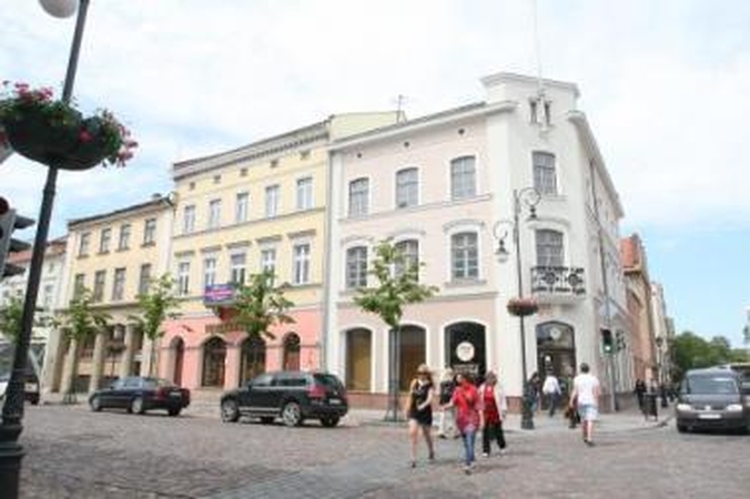 Patirtis: Klaipėdoje stengiamasi pritaikyti Europoje gyvą tradiciją, jog senamiesčiuose turi būti daugiau gyvenamųjų, o ne komercinių patalpų, todėl ir šiuose pastatuose norima įrengti...
