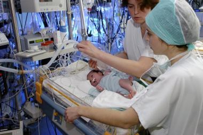 Vokietijos medikai kūdikiams sulašino mirtiną užkratą