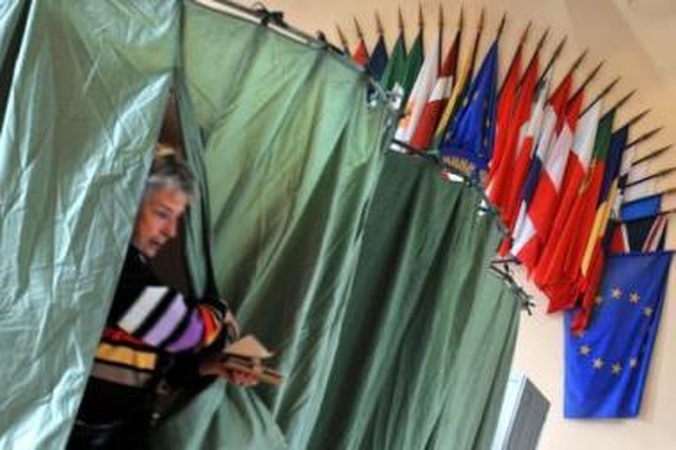 Balsavimas: išreikšti savo valią EP rinkimuose atėjo apie 30–40 proc. rinkėjų.