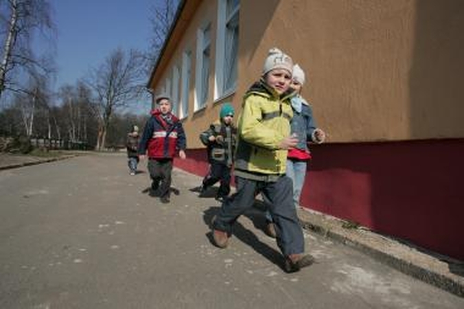 Dėl ugnikalnio pelenų darželinukai nevedami į lauką