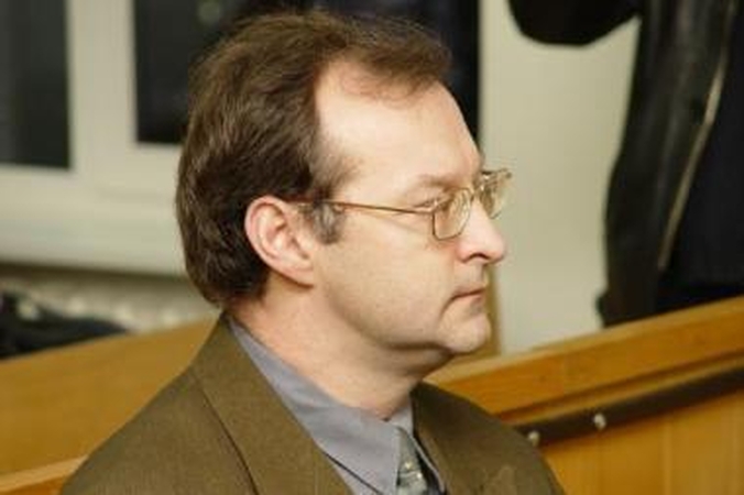 Nuskilo: tik dėl senaties teistumo išvengęs V.Valceris ir vėl žarsto valstybės pinigus.