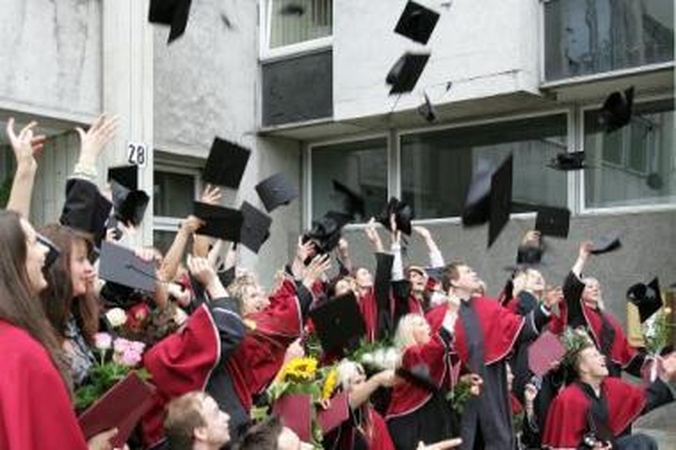 Prioritetai: Lietuvos studentai neskuba kritikuoti gimtųjų alma mater, tačiau mokėti už studijas Lietuvoje sutiktų tik mažuma.