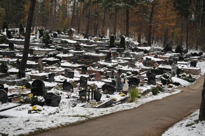 Kaip Vėlines mini skirtingų tautybių vilniečiai?