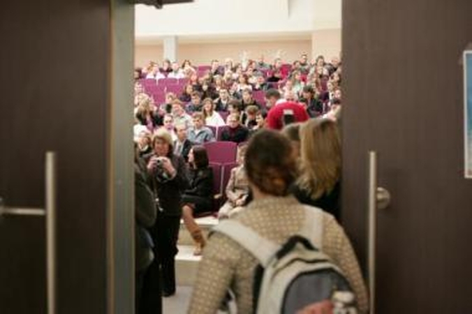 Kova: studentai siekia, kad palūkanos už studijų paskolas neviršytų 5 proc.