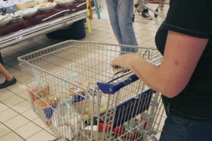 Klaustukas: prekybininkai mini tas pačias kainų kilimo priežastis, tačiau neaišku, kodėl, pavyzdžiui, miltai vieno prekybos tinklo parduotuvėse pabrango 10 proc., o kito – net 40 proc.