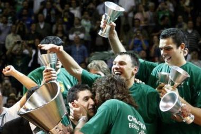 Triumfas: "Panathinaikos" Eurolygos čempionų titulą susigrąžino po metų pertraukos. Š.Jasikevičiui tai yra ketvirtasis trofėjus.