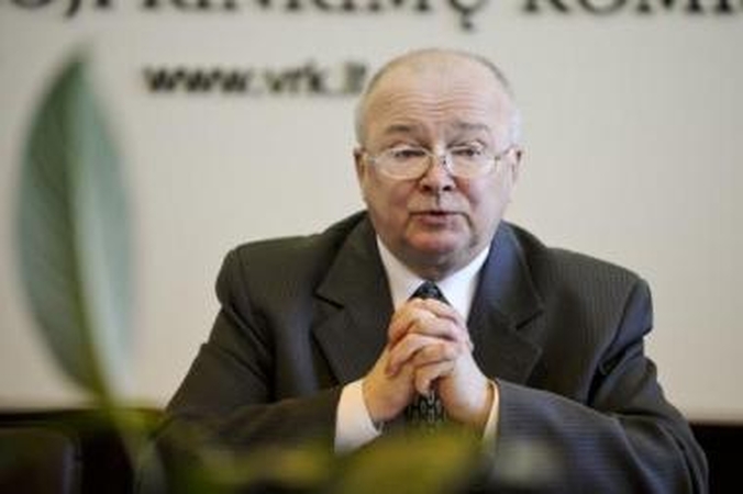 Draudimas: VRK vadovas Z.Vaigauskas pabrėžia, kad gausiai užderėję visuomeniniai judėjimai negalės finansiškai remti nepriklausomų kandidatų į savivaldybes.