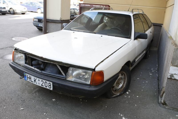 Klaipėdos savivaldybė dar sykį aukcione mėgins parduoti senas mašinas 