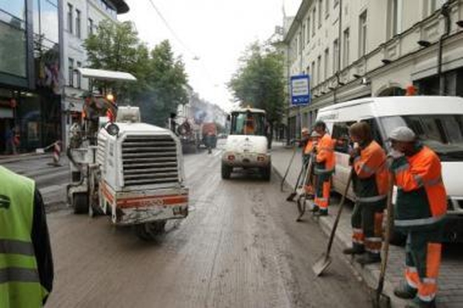 Centre dirbantys kelininkai sutrikdė eismą.