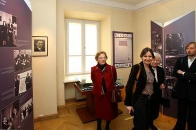Santūri diplomato kelionė per istoriją