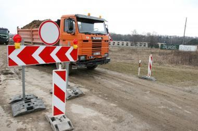 Kelininkai įkalino kvartalą