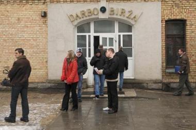 Darbo birža pradangina pinigus