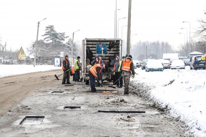 „Kauno švarai“ bruka asfaltavimo darbus   