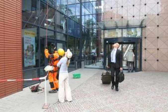 Paieškos: nakvyne iš anksto nepasirūpinę žmonės šiandien uostamiestyje kažin ar ras kur apsistoti.