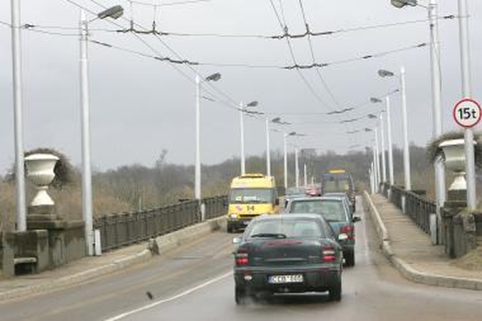 Specialistai: Panemunės tilto būklė – tragiška