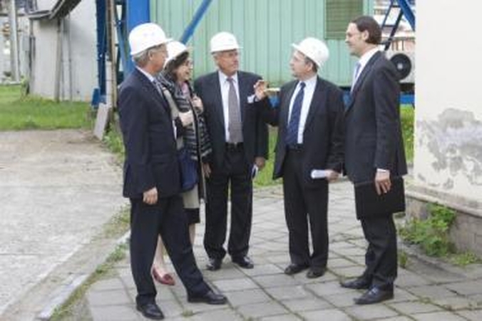 Vizitas: už energetiką atsakingi Prancūzijos politikai į Vilnių atvyko apžiūrėti pirmojo Prancūzijos investuotojo Lietuvoje – grupės "Dalkia" valdomos bendrovės "Vilniaus energija" –...