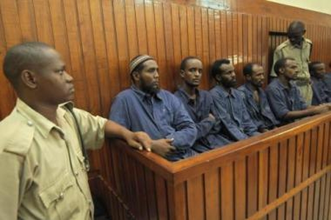 Teisingumas: sulaikyti Somalio piratai dažniausiai teisiami greta esančioje Kenijoje.