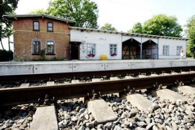 Pokyčiai: kol kas ne itin reprezentatyvios išvaizdos Girulių geležinkelio stoties pastatas netrukus atrodys patraukliau.
